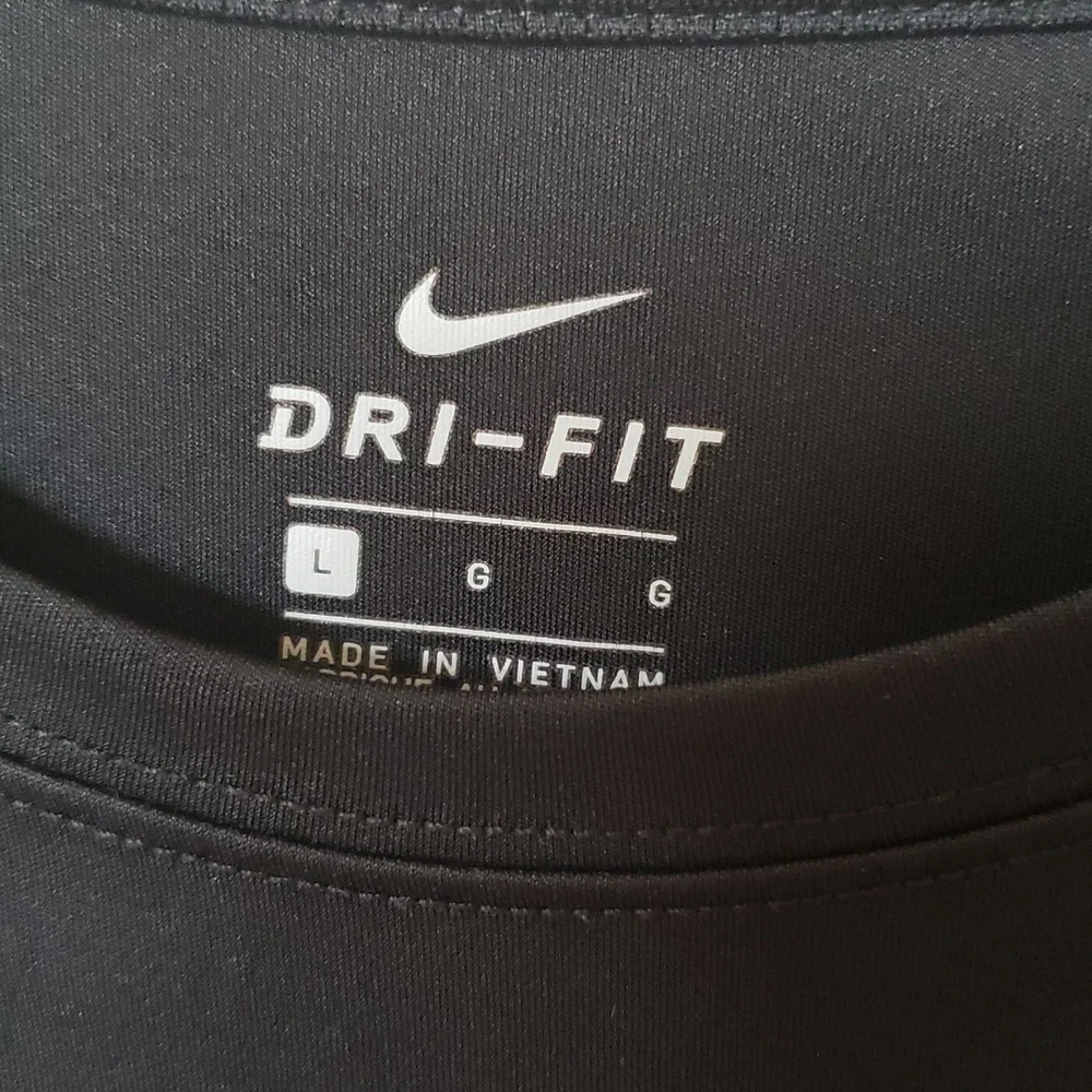 NIKE DRI- FIT short sleeves Tee black Large